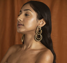 Load image into Gallery viewer, Anisha Parmar LAYERED CHAND EARRINGS